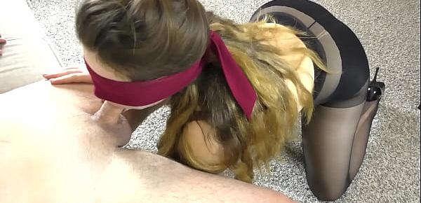  Teen Big Ass in Pantyhose make Blowjob - Cumshot